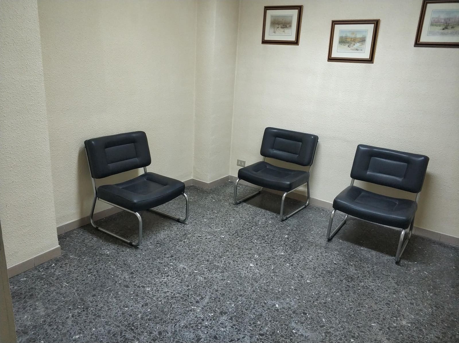 Office for sale in Castello de la Plana - € 95,000 (Ref: 9502878)