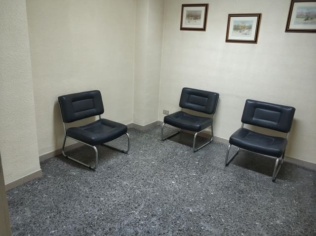 Office for sale in Centro, Castelló de la Plana - € 95,000 (Ref: 9502878)