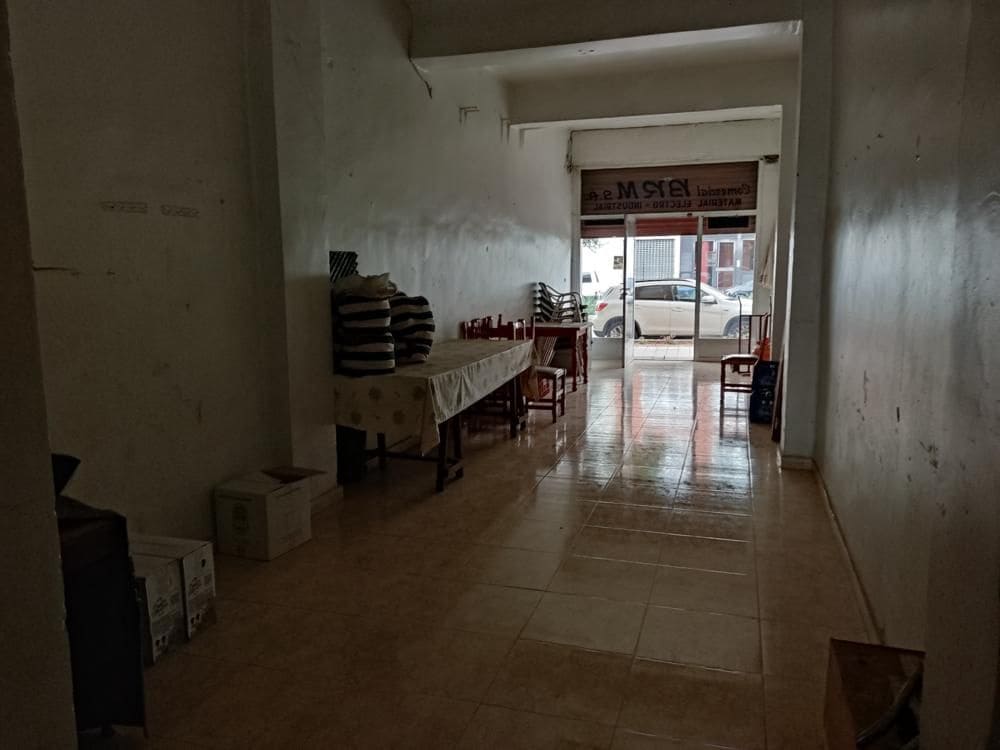 Commercial for sale in Castello de la Plana - € 400,000 (Ref: 9502879)