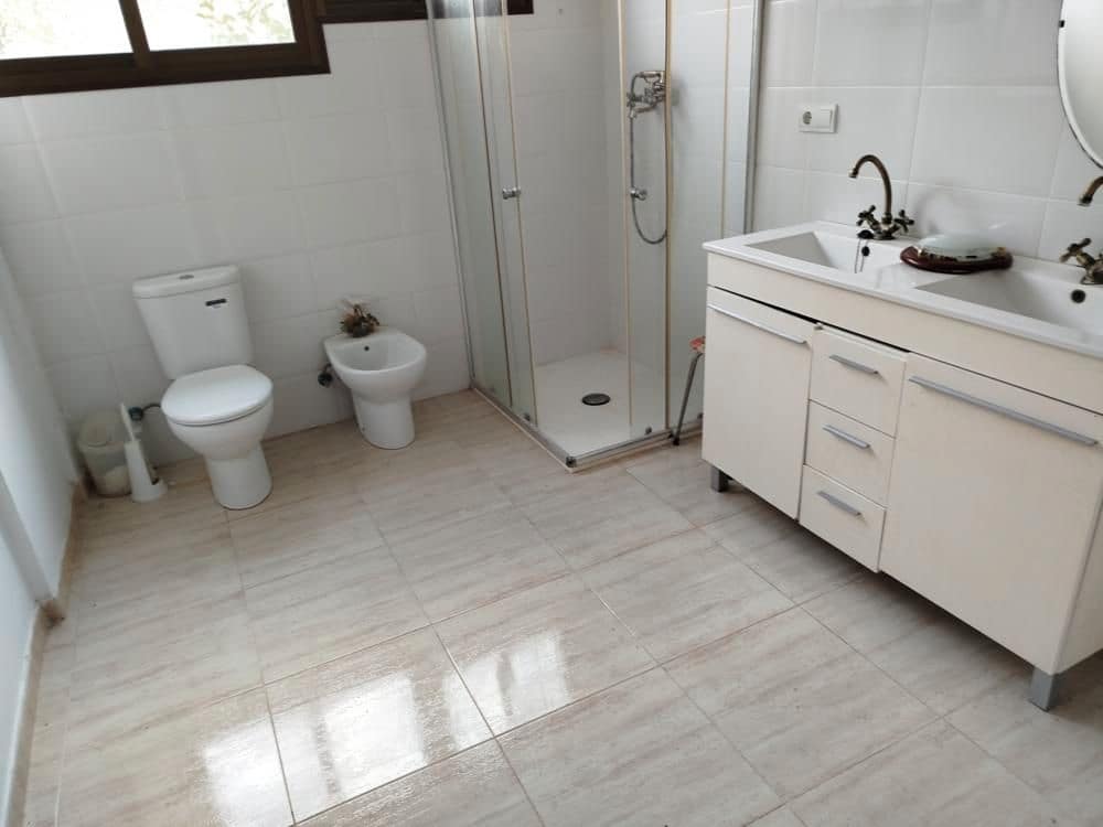 5 bedroom Villa for sale in Castello de la Plana with pool - € 295,000 (Ref: 9502885)