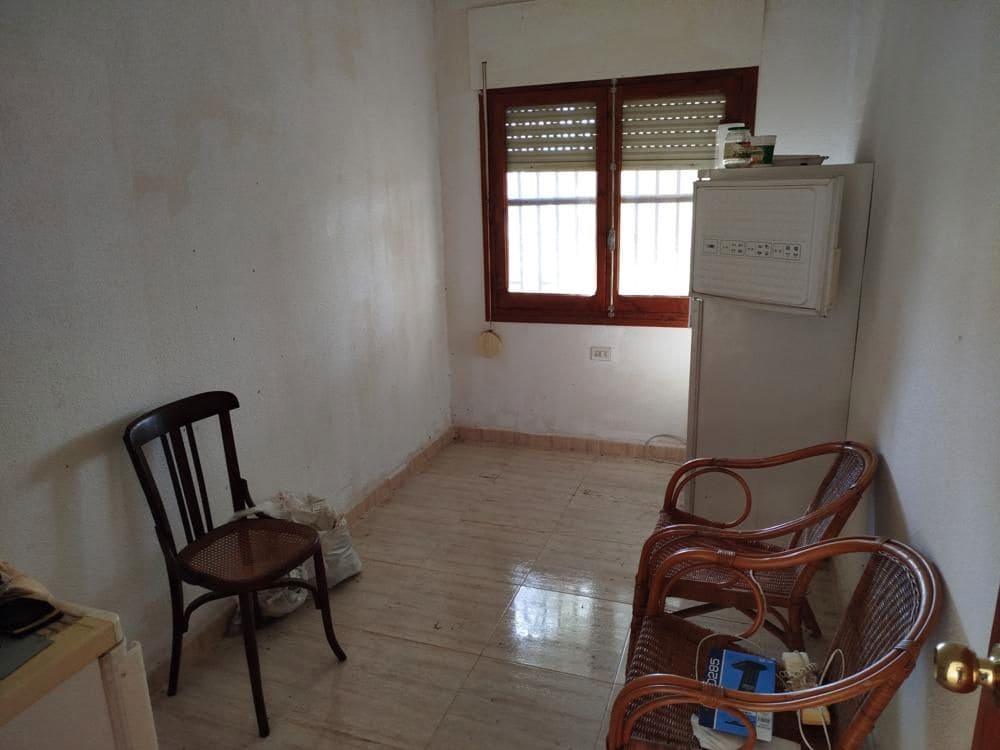 5 bedroom Villa for sale in Castello de la Plana with pool - € 295,000 (Ref: 9502885)