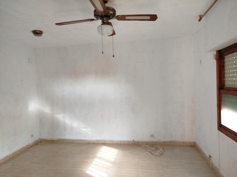 5 bedroom Villa for sale in Castello de la Plana with pool - € 295,000 (Ref: 9502885)