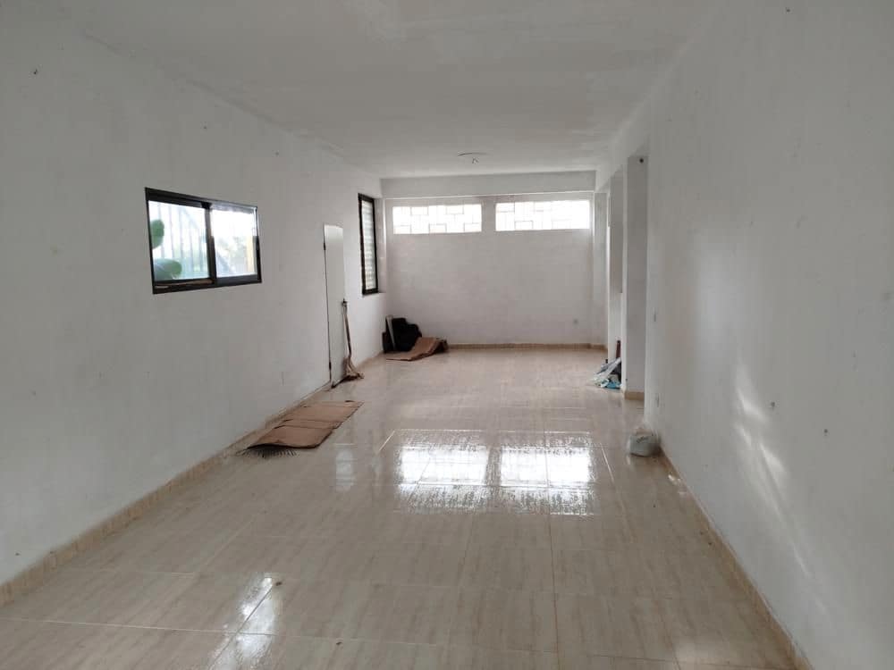 5 bedroom Villa for sale in Castello de la Plana with pool - € 295,000 (Ref: 9502885)