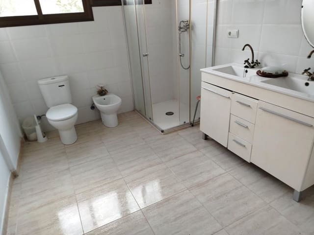 5 bedroom Villa for sale in El Grau de Castelló, Castelló de la Plana with pool - € 295,000 (Ref: 9502885)