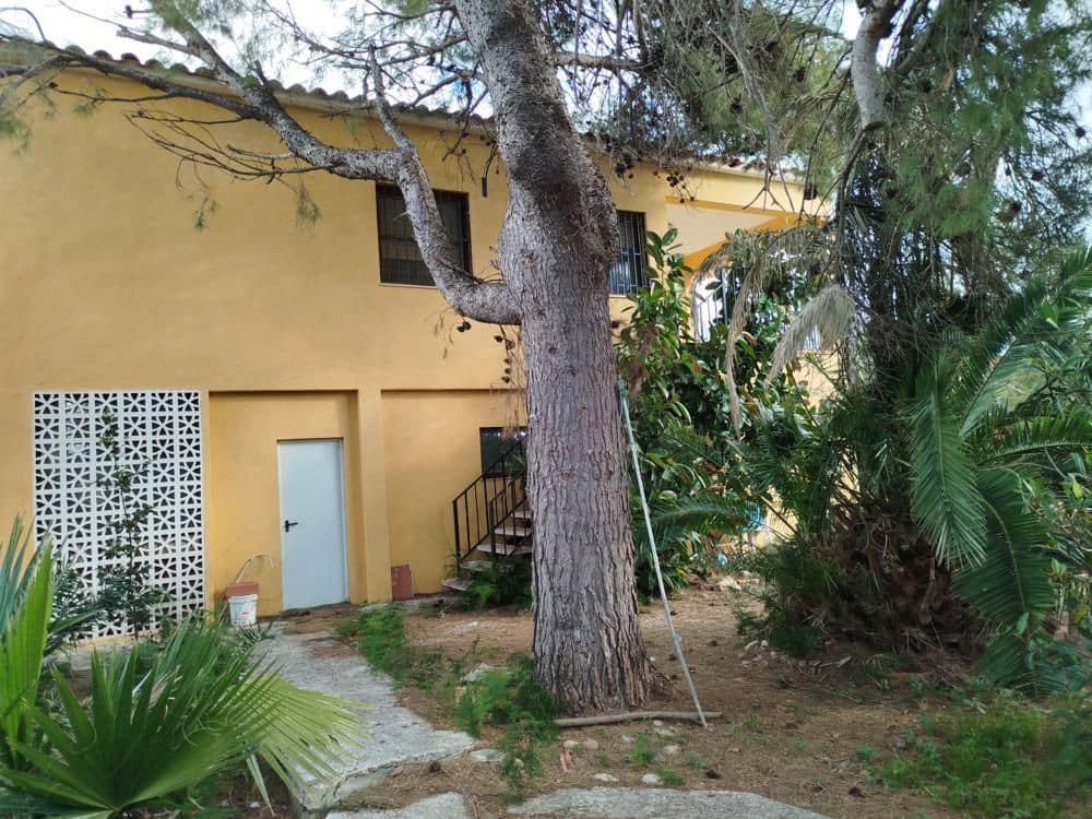 5 bedroom Villa for sale in Castello de la Plana with pool - € 295,000 (Ref: 9502885)