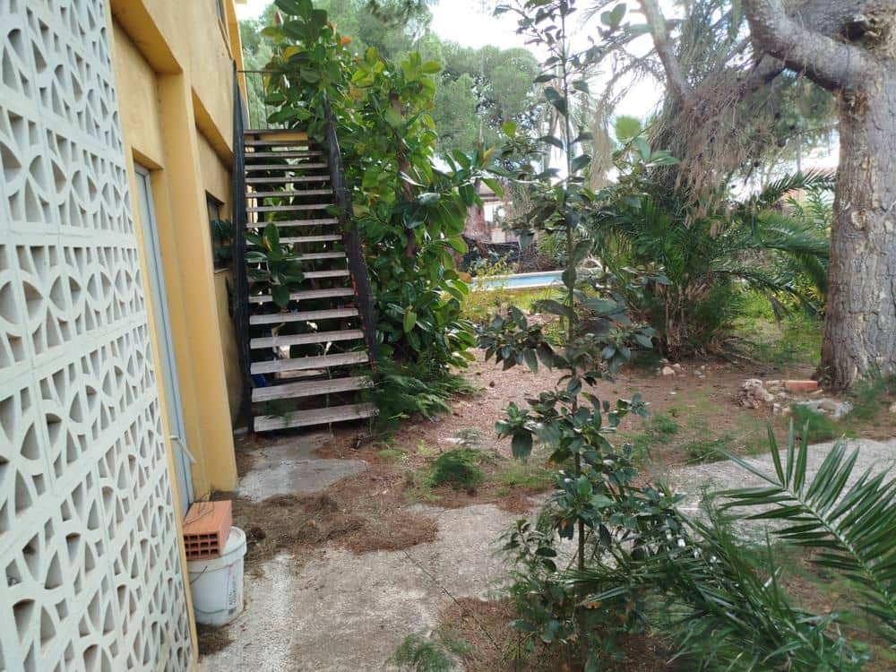 5 bedroom Villa for sale in Castello de la Plana with pool - € 295,000 (Ref: 9502885)