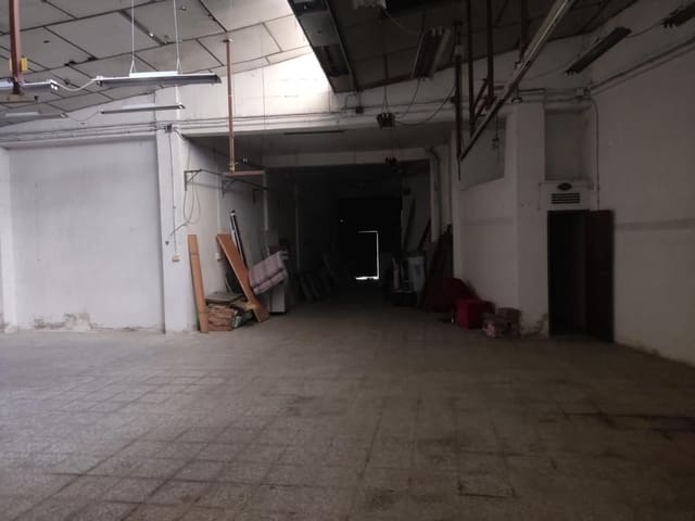 Commercial for sale in Oeste, Castelló de la Plana - € 140,000 (Ref: 9502889)