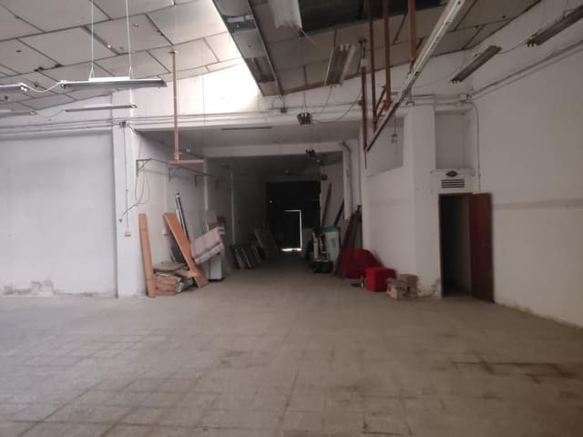 Commercial for sale in Oeste, Castelló de la Plana - € 140,000 (Ref: 9502889)