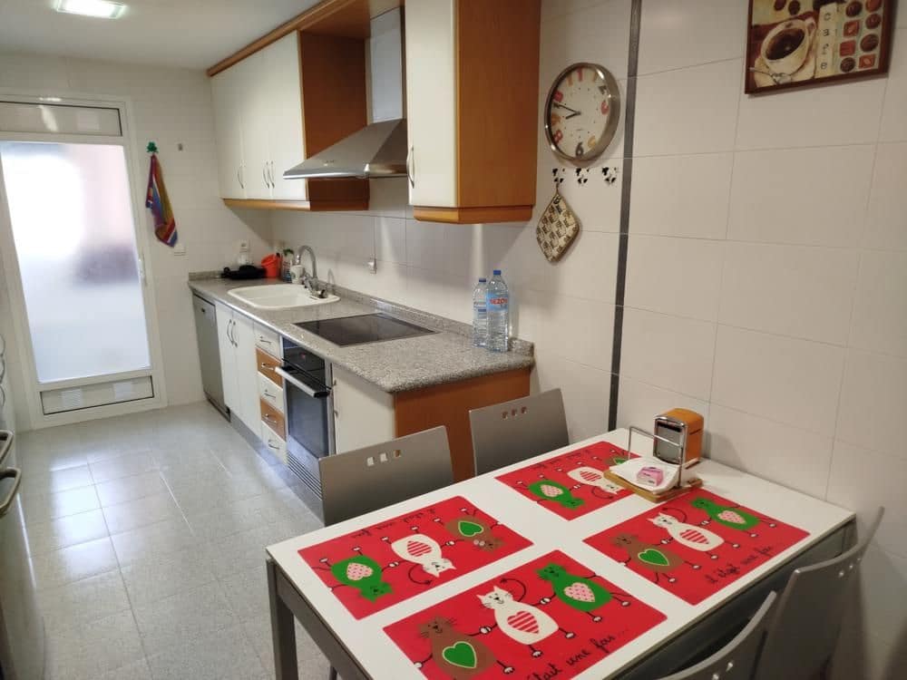 4 bedroom Flat for sale in Castello de la Plana - € 250,000 (Ref: 9502893)