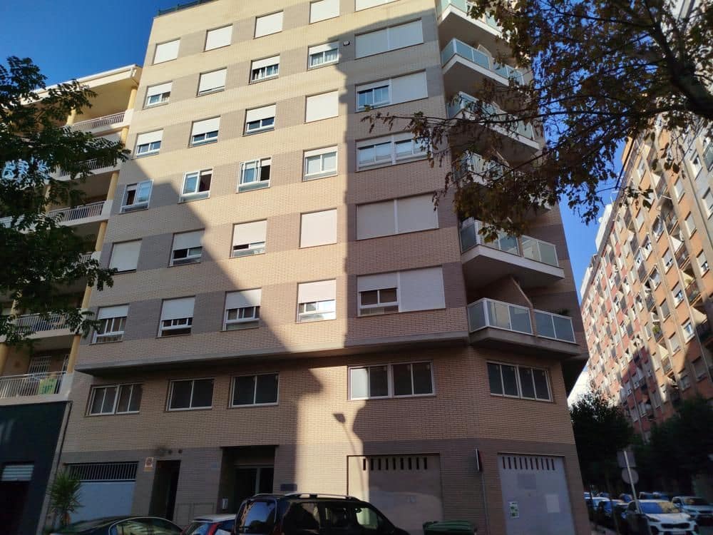 4 bedroom Flat for sale in Castello de la Plana - € 250,000 (Ref: 9502893)