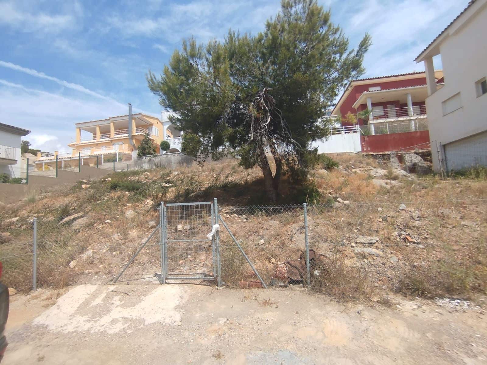 Building Plot for sale in Oropesa  - € 200,000 (Ref: 9502897)