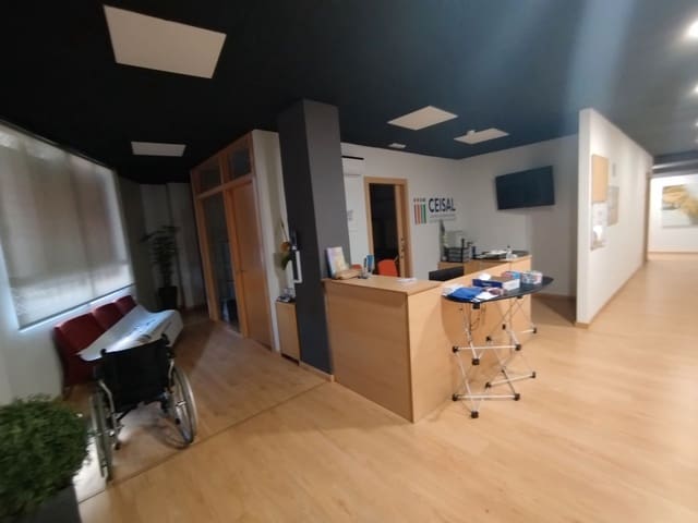 Commercial for sale in Este, Castelló de la Plana - € 600,000 (Ref: 9502900)