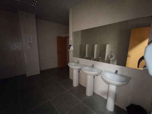 Commercial for sale in Este, Castelló de la Plana - € 600,000 (Ref: 9502900)