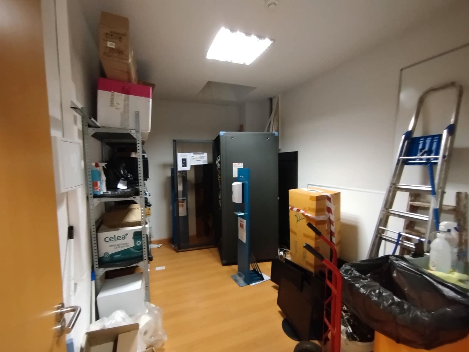 Commercial for sale in Castello de la Plana - € 600,000 (Ref: 9502900)