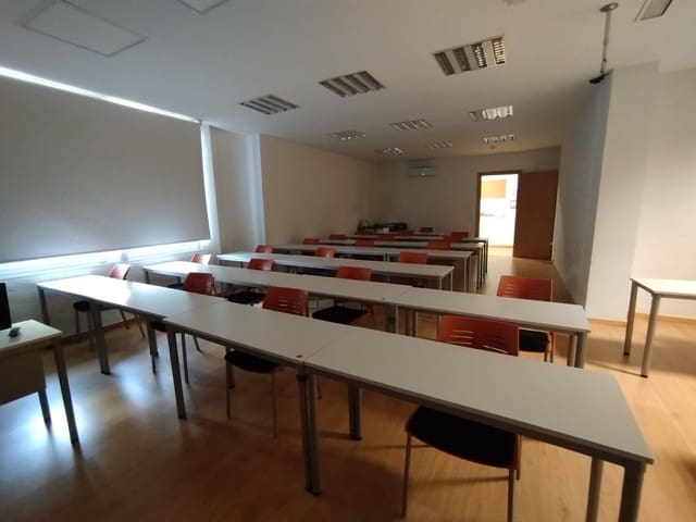 Commercial for sale in Este, Castelló de la Plana - € 600,000 (Ref: 9502900)