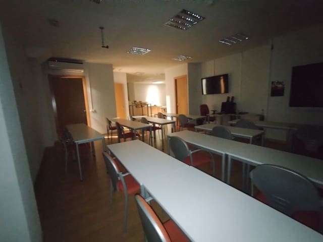 Commercial for sale in Este, Castelló de la Plana - € 600,000 (Ref: 9502900)