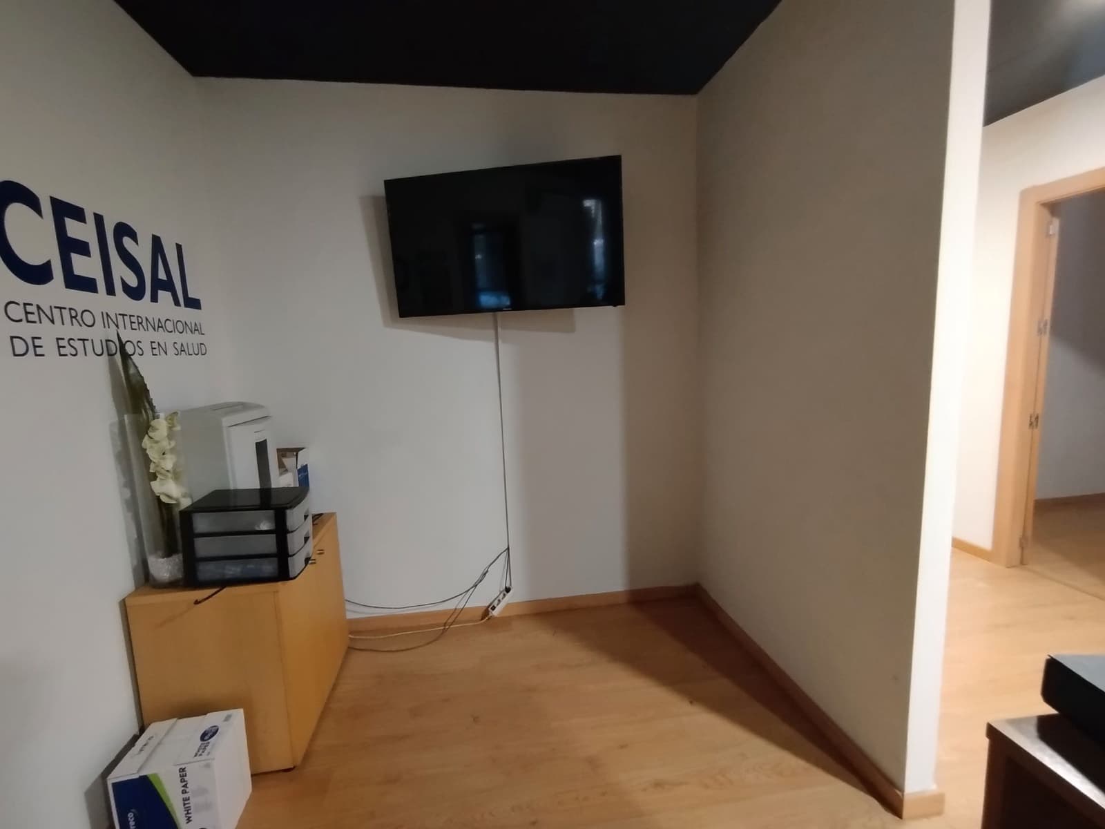 Commercial for sale in Castello de la Plana - € 600,000 (Ref: 9502900)