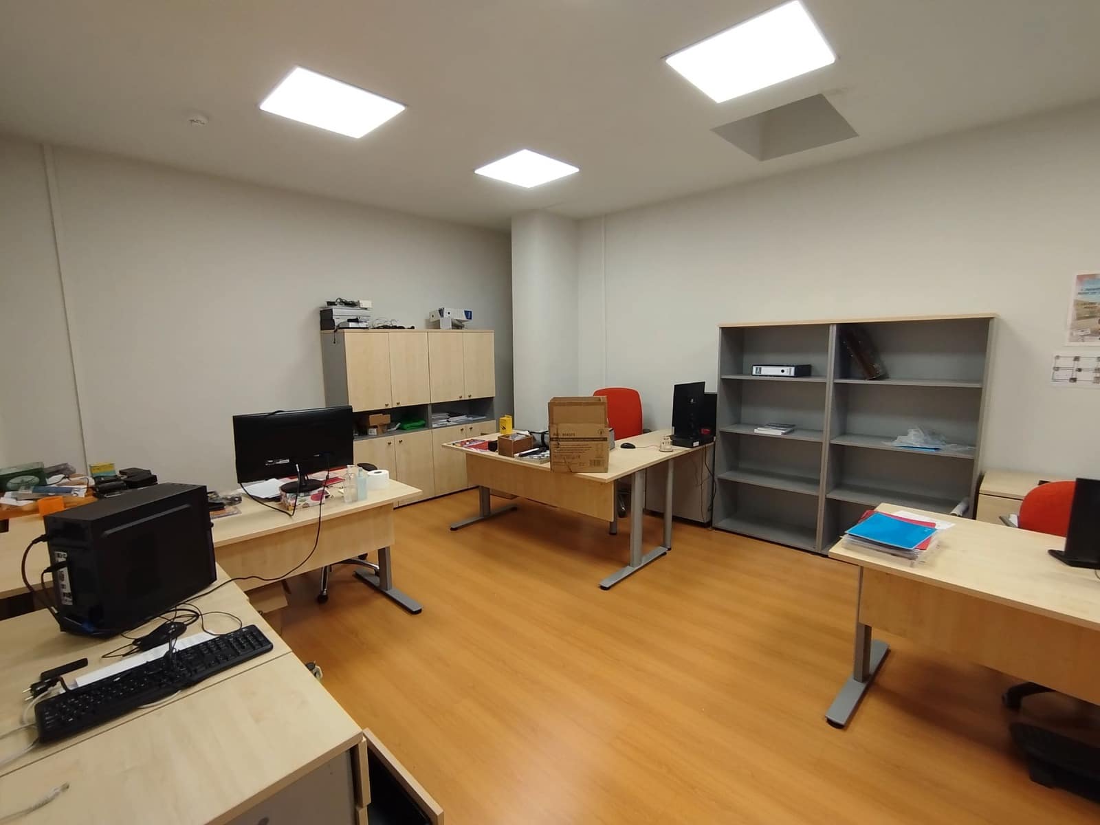 Commercial for sale in Castello de la Plana - € 600,000 (Ref: 9502900)