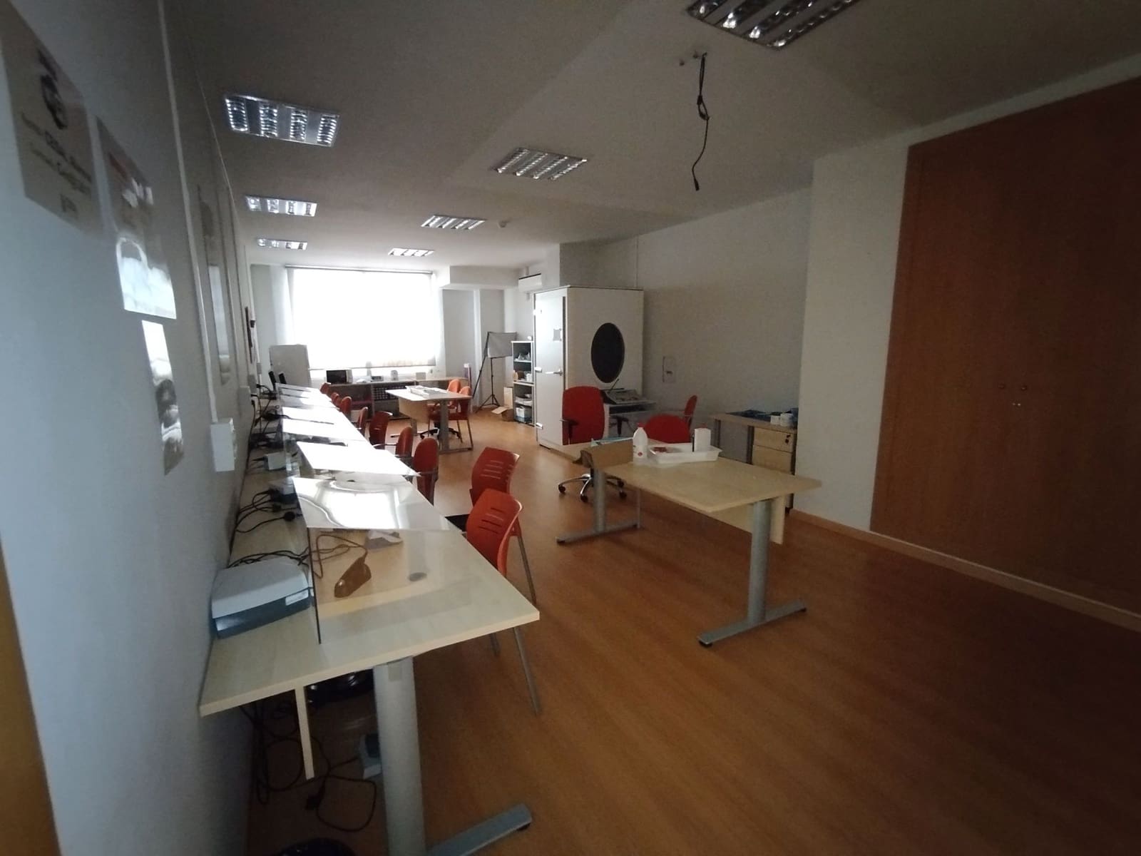 Commercial for sale in Castello de la Plana - € 600,000 (Ref: 9502900)