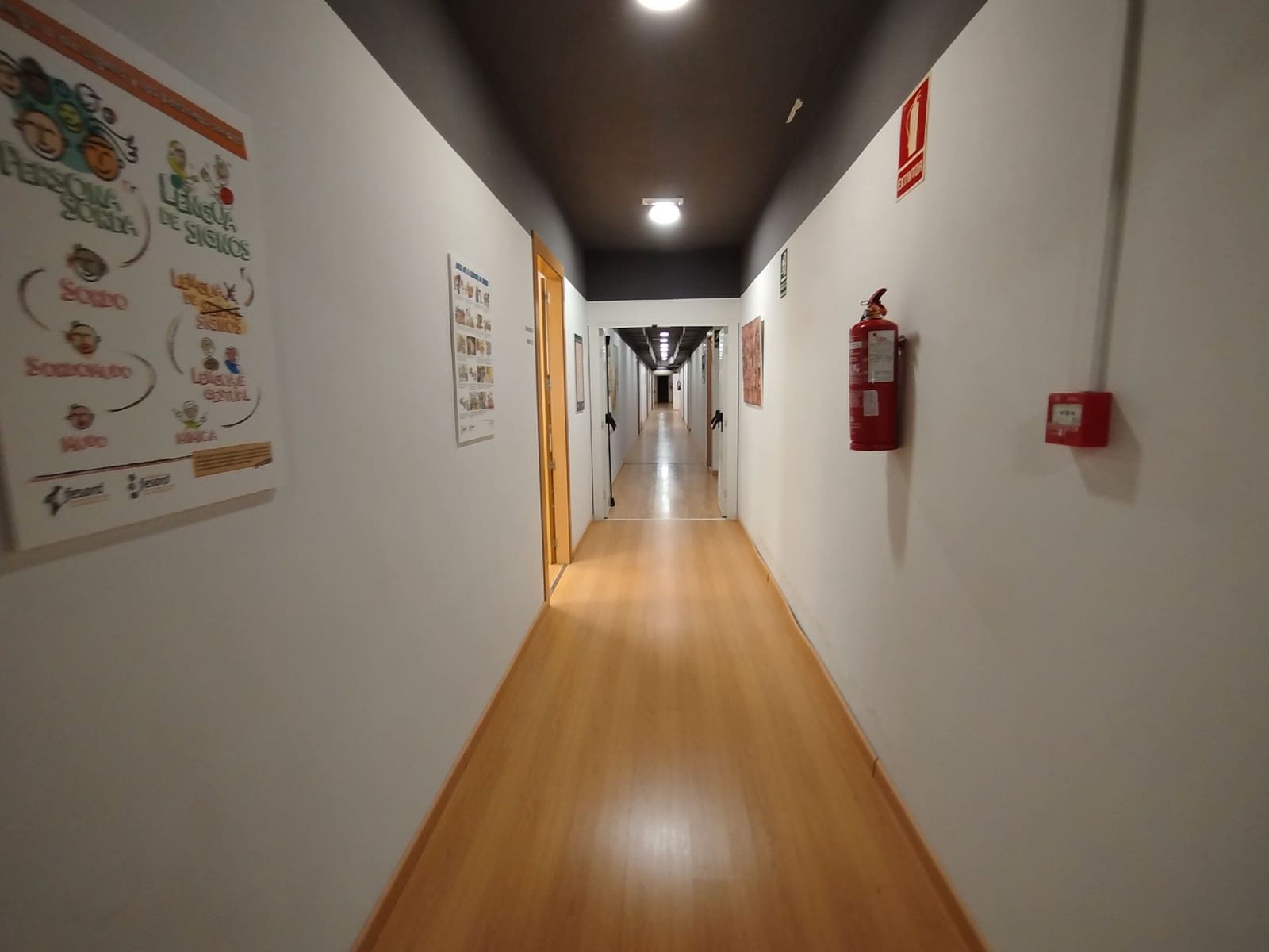 Commercial for sale in Castello de la Plana - € 600,000 (Ref: 9502900)