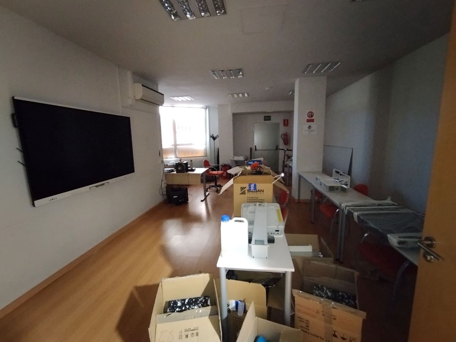 Commercial for sale in Castello de la Plana - € 600,000 (Ref: 9502900)