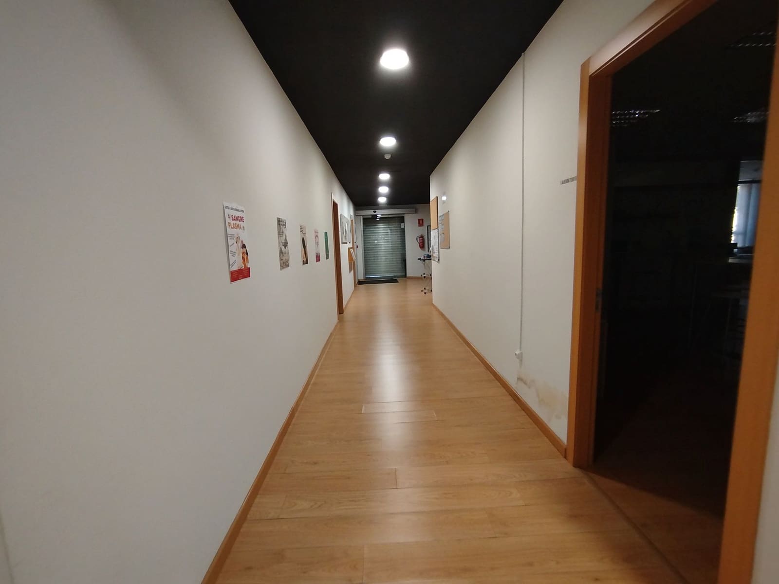 Commercial for sale in Castello de la Plana - € 600,000 (Ref: 9502900)