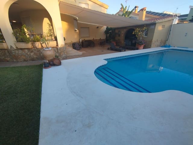 5 bedroom Villa for sale in El Grau de Castelló, Castelló de la Plana with pool garage - € 725,000 (Ref: 9502905)