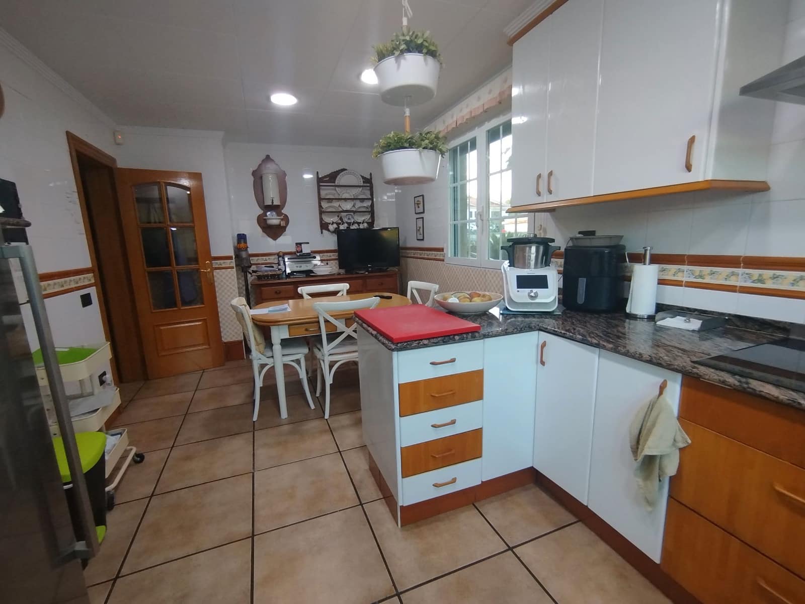 5 bedroom Villa for sale in Castello de la Plana with pool garage - € 725,000 (Ref: 9502905)