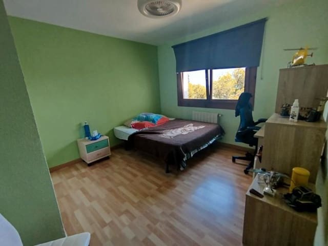 6 Zimmer Villa zu verkaufen in Oropesa  - 350.000 € (Ref: 9502906)