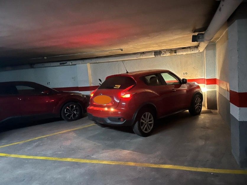 Garage til leje i Castello de la Plana - € 100 (Ref: 9502908)