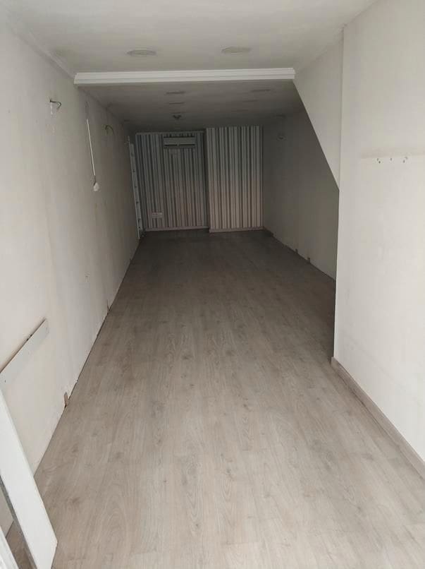 Commercial for rent in Castello de la Plana - € 550 (Ref: 9502910)