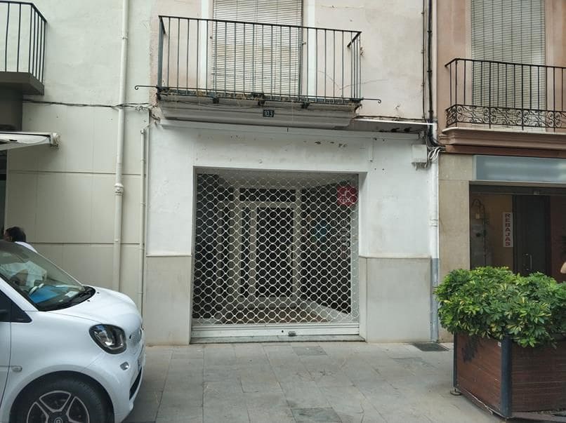 Commercial for rent in Castello de la Plana - € 700 (Ref: 9502911)