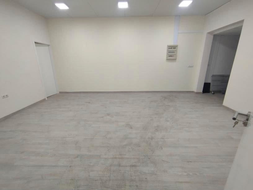 Kommersiell til salgs i Castello de la Plana - € 169 900 (Ref: 9506247)