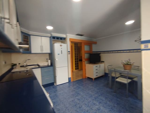 3 bedroom Flat for rent in Este, Castelló de la Plana with garage - € 800 (Ref: 9506583)