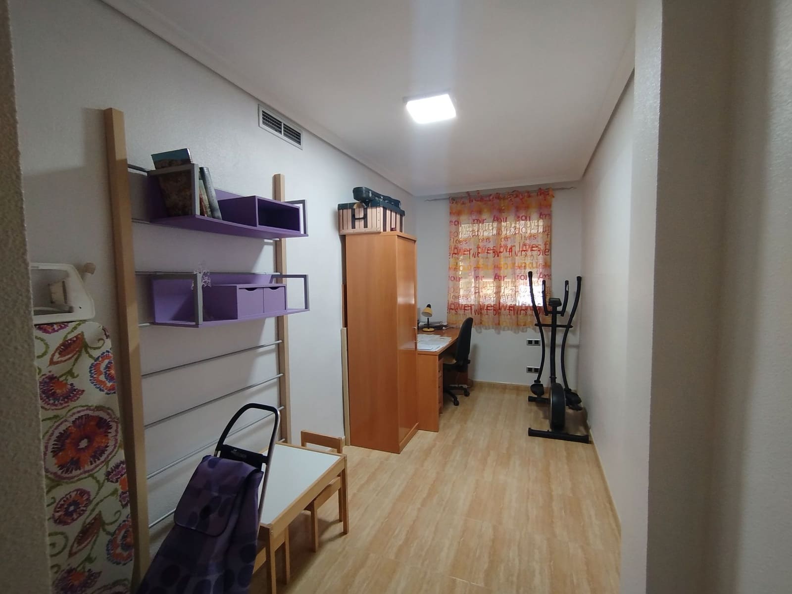 3 bedroom Flat for rent in Castello de la Plana with garage - € 800 (Ref: 9506583)