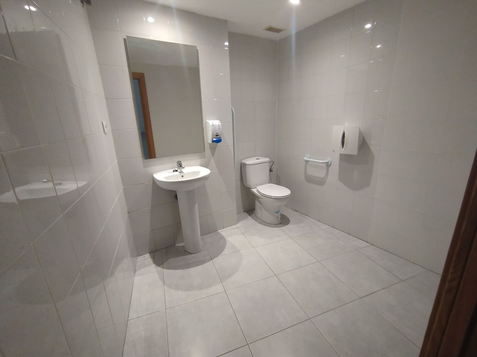 Kantoor te koop in Castello de la Plana - € 120.000 (Ref: 9541719)