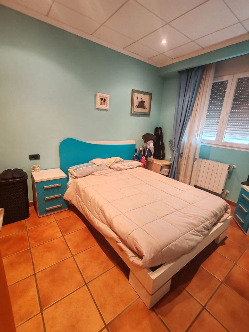 4 sypialnia Willa na sprzedaż w L'Alcora z basenem garażem - 375 000 € (Ref: 9571588)