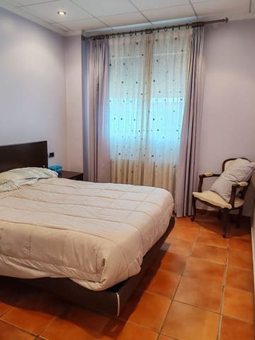 4 chambre Villa/Maison à vendre à L'Alcora avec piscine garage - 375 000 € (Ref: 9571588)