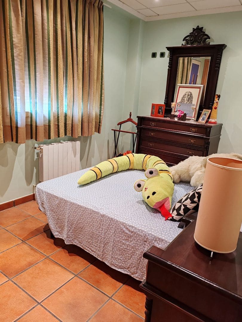 4 sypialnia Willa na sprzedaż w L'Alcora z basenem garażem - 375 000 € (Ref: 9571588)