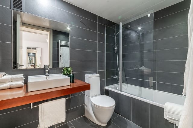 1 bedroom Apartment for sale in Sant Pere, Santa Caterina i La Ribera, Barcelona city with garage - € 368,000 (Ref: 8572592)