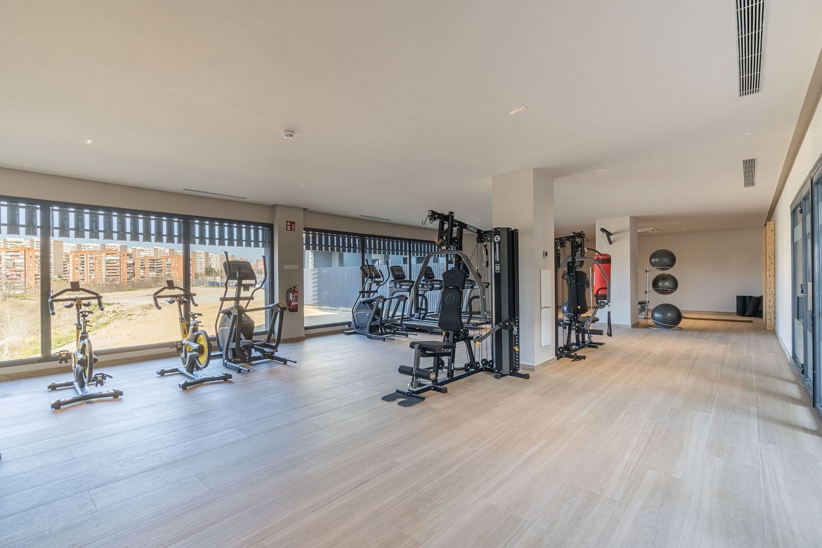 Appartement de 1 chambre à louer à Madrid ville avec piscine garage - 1 110 € (Ref: 8647024)