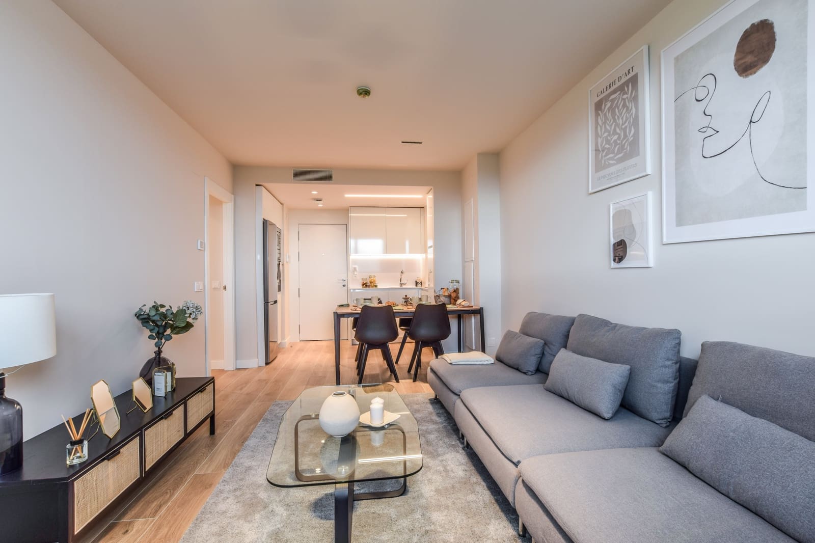 1 sypialnia Apartament do wynajęcia w Miasto Madryt z basenem garażem - 1 520 € (Ref: 8647025)