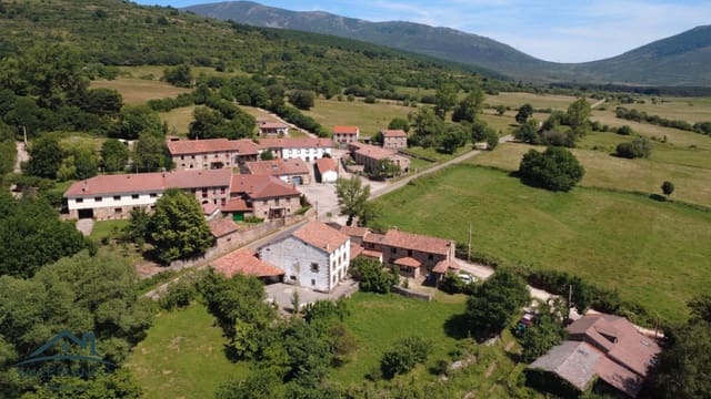 6 sovrum Finca/Hus på landet till salu i Aguilar de Campoo - 229 000 € (Ref: 10018763)