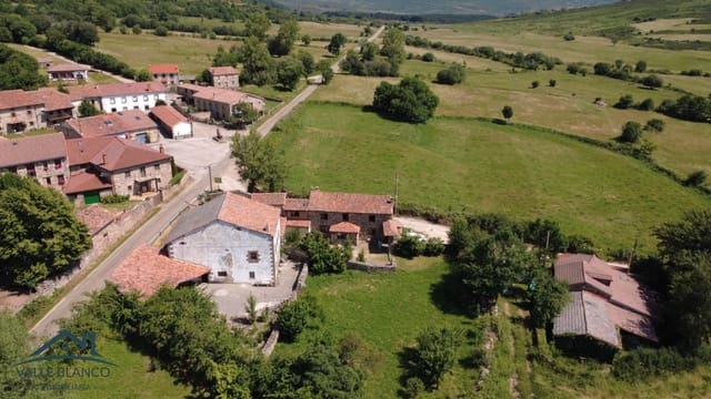 6 sovrum Finca/Hus på landet till salu i Aguilar de Campoo - 229 000 € (Ref: 10018763)