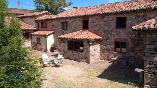 6 sovrum Finca/Hus på landet till salu i Aguilar de Campoo - 229 000 € (Ref: 10018763)