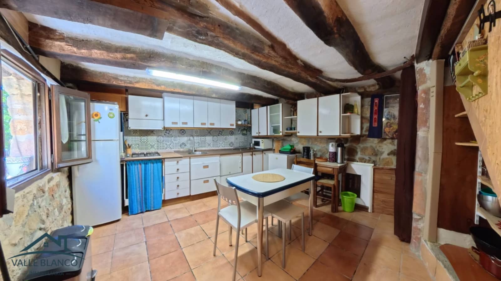 11 makuuhuone Maalaistalo myytävänä paikassa Valle de Valdebezana - 396 000 € (Ref: 10018764)