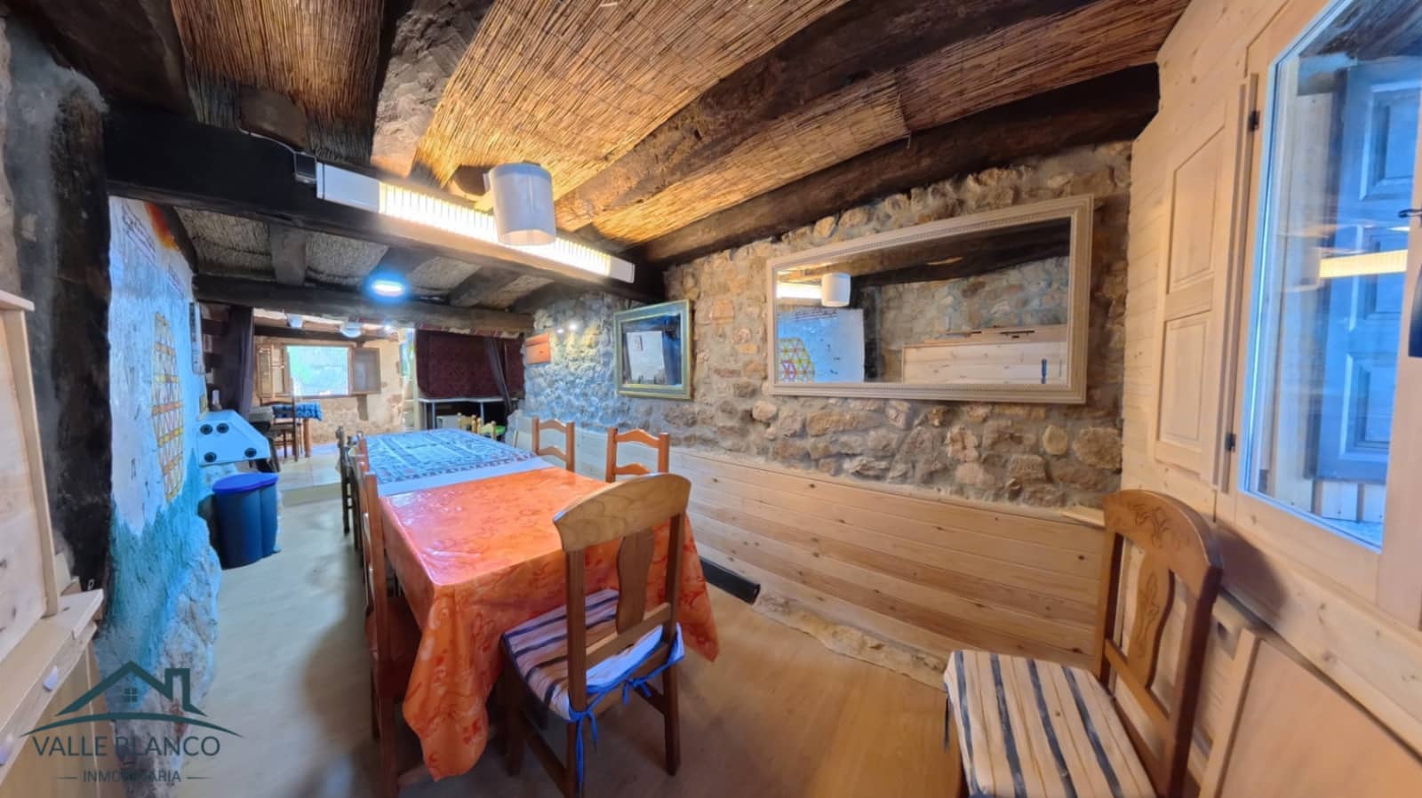 11 makuuhuone Maalaistalo myytävänä paikassa Valle de Valdebezana - 396 000 € (Ref: 10018764)