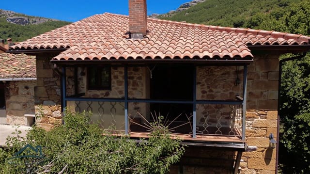11 makuuhuone Maalaistalo myytävänä paikassa Valle de Valdebezana - 396 000 € (Ref: 10018764)