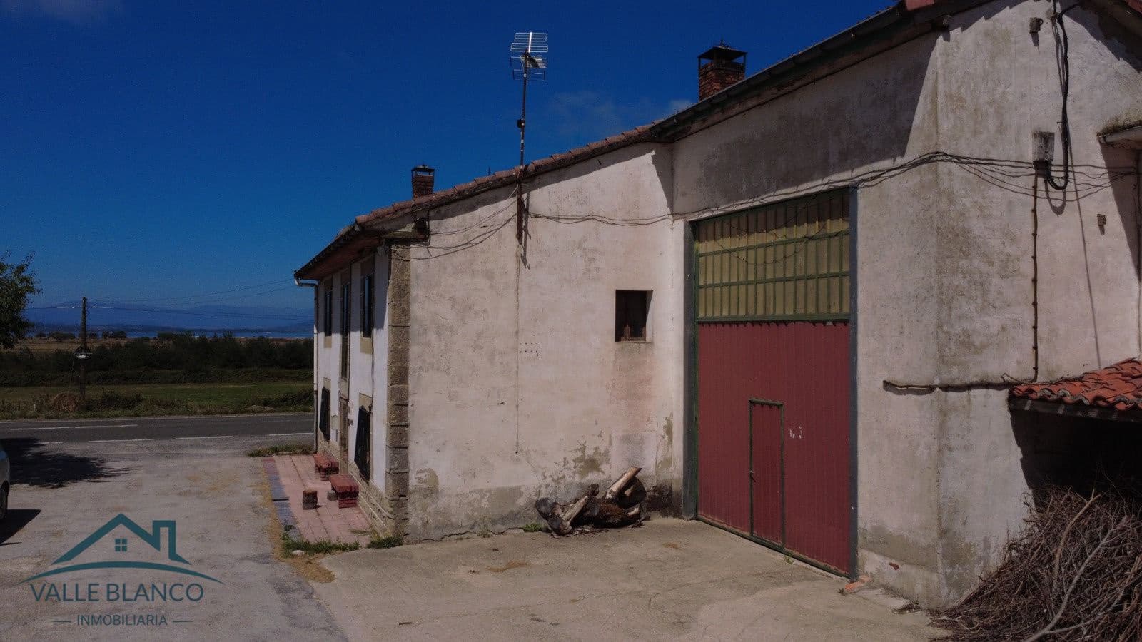 6 bedroom Townhouse for sale in Valle de Valdebezana with garage - € 97,000 (Ref: 10118211)