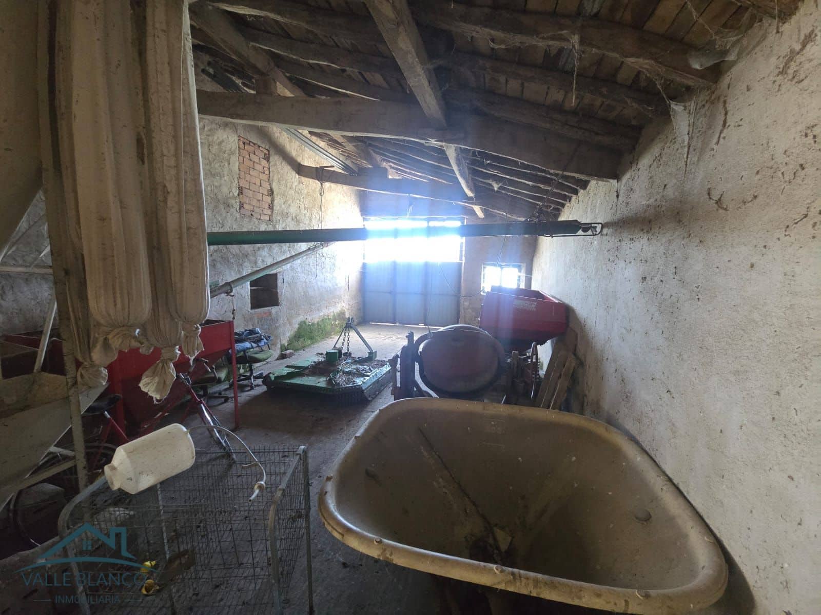 6 bedroom Townhouse for sale in Valle de Valdebezana with garage - € 97,000 (Ref: 10118211)